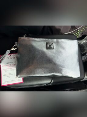 Liz Claiborne Phone Charging Wallet Silver NWT